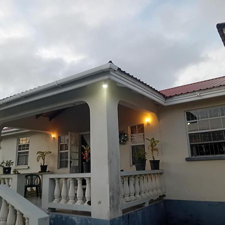 Chandler Homestay Сент-Филип Экстерьер фото