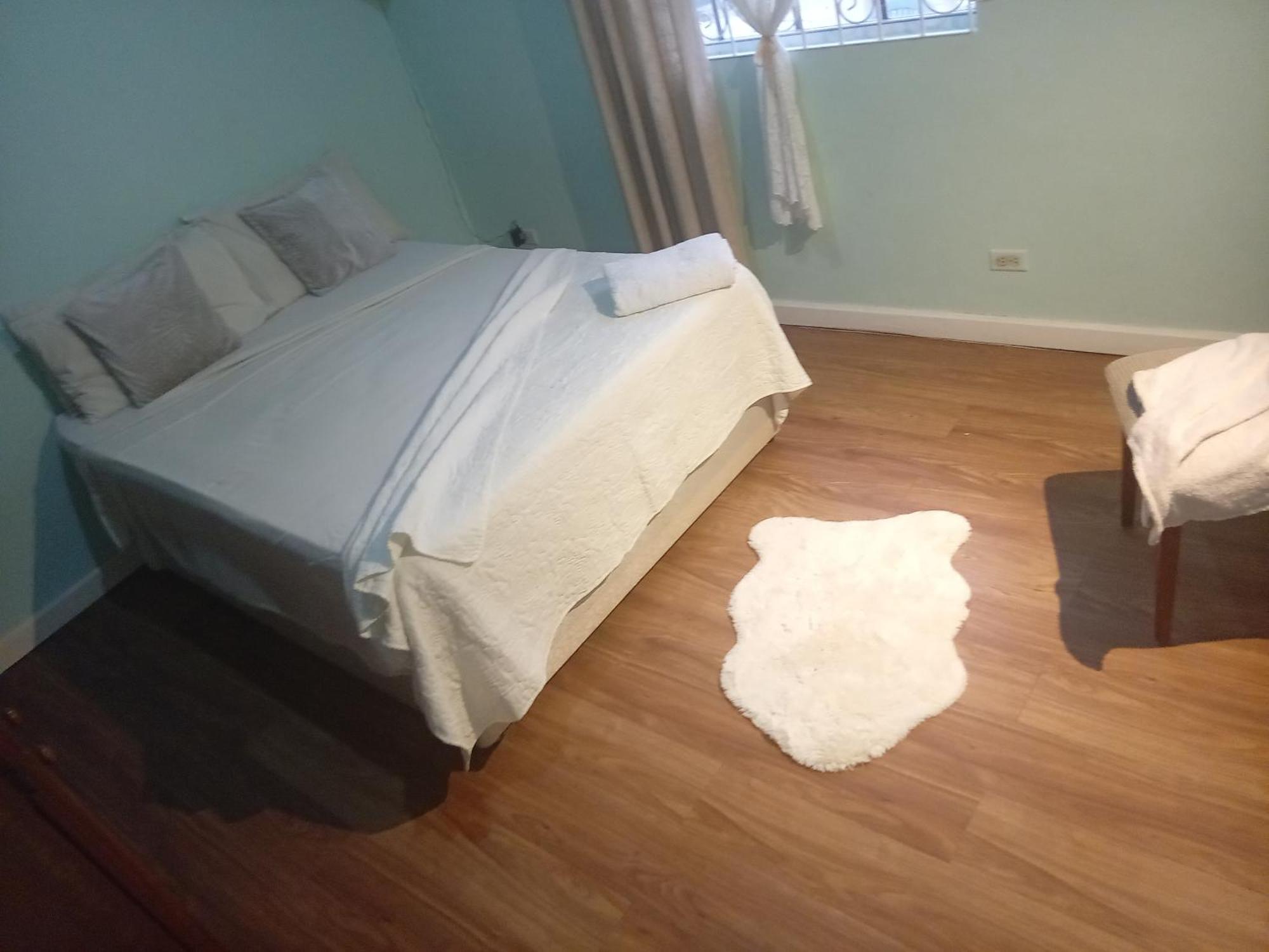 Chandler Homestay Сент-Филип Экстерьер фото