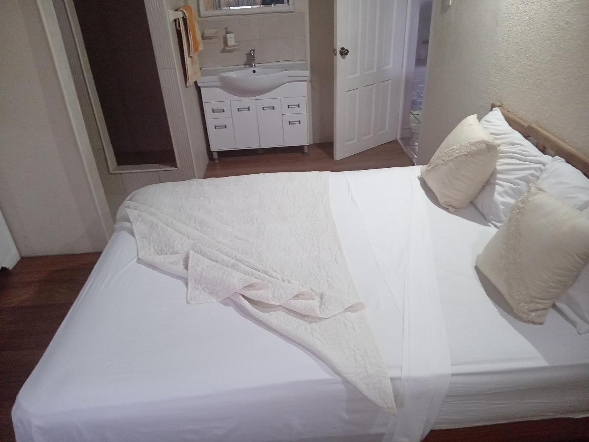 Chandler Homestay Сент-Филип Экстерьер фото