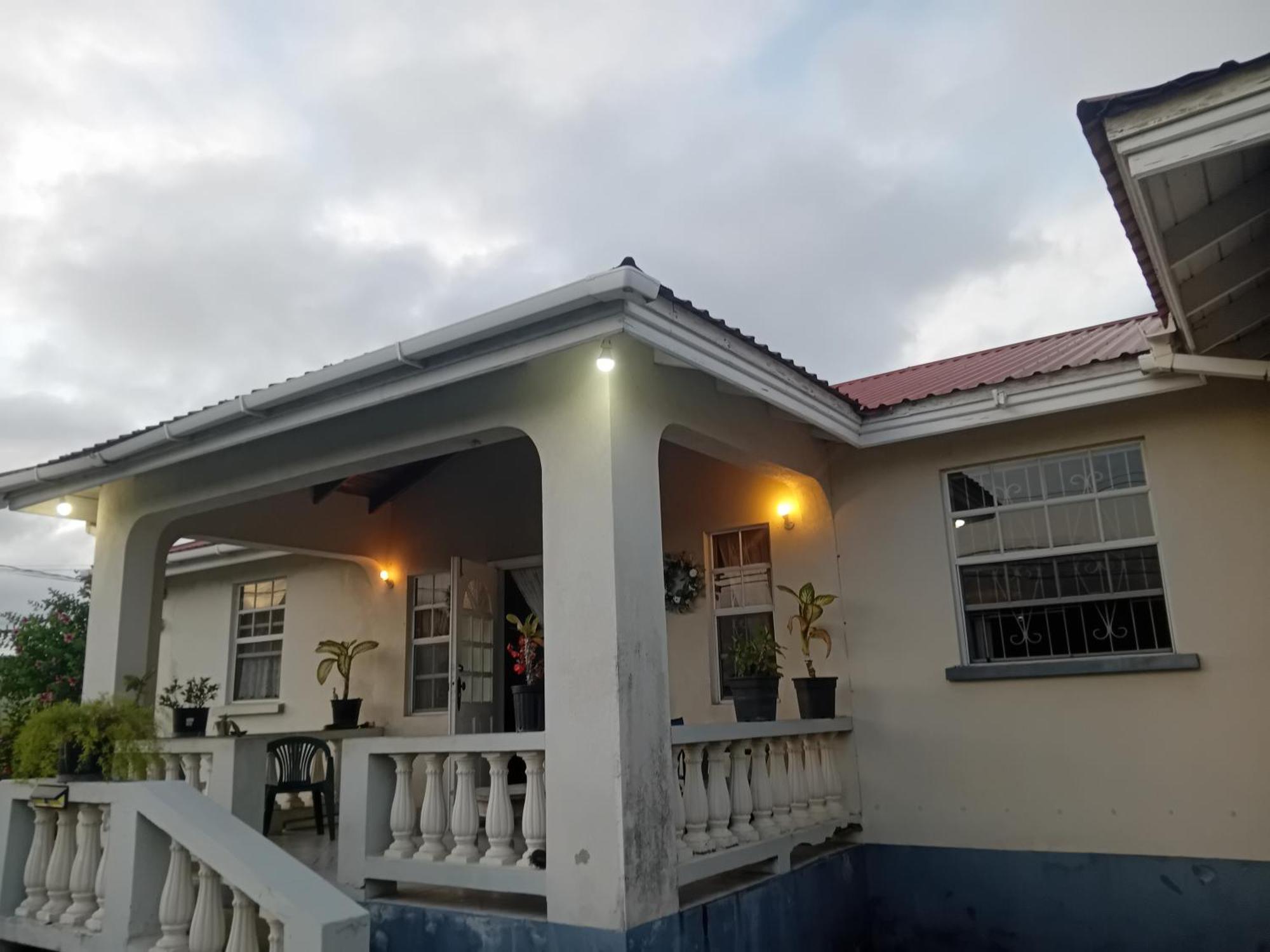 Chandler Homestay Сент-Филип Экстерьер фото